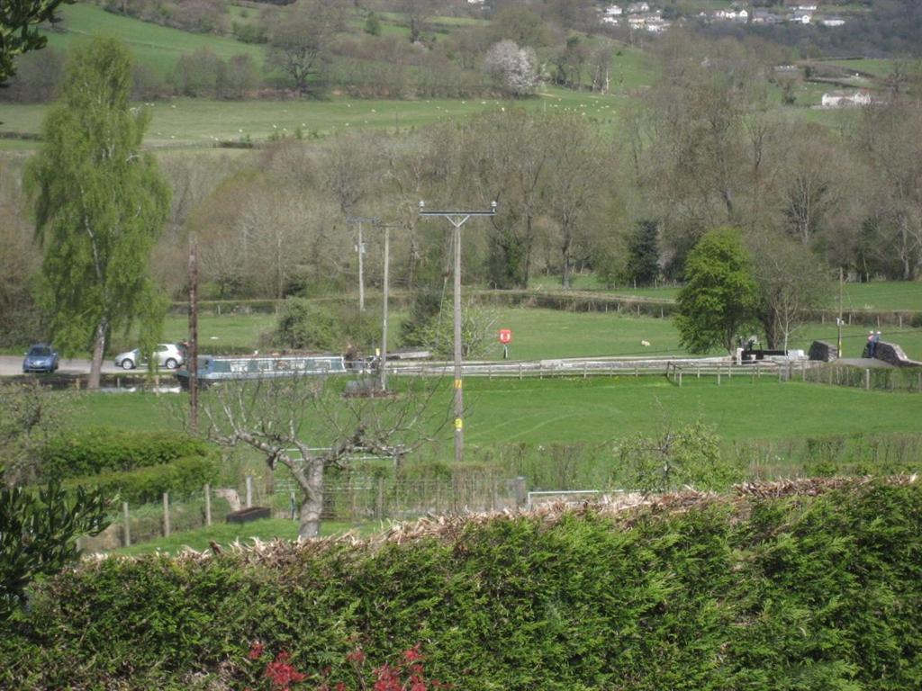 Hotel Cae Y Rhedyn Annexe à Crickhowell Extérieur photo